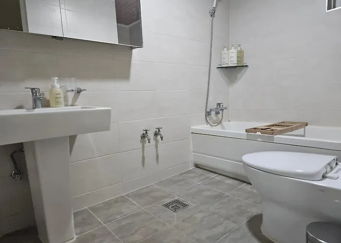 Apartment Friendshouse For Family Trip, 4rooms - 9mins From Stn *